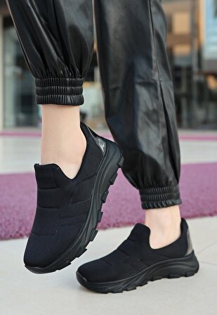 Streç Bağcıksız Spor Ayakkabı Tekstil Siyah Topuk Boyu 2 Cm
