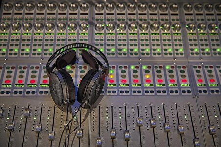 Audio-Technica ATH-R70x Profesyonel Arkası Açık Referans Kulaklık