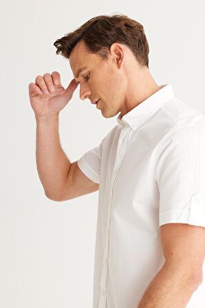 Erkek Beyaz Slim Fit Dar Kesim Düğmeli Yaka Pamuklu Kısa Kollu Keten Gömlek