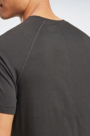 TRAIN SPEEDWICK GFX Siyah Erkek Kısa Kol T-Shirt