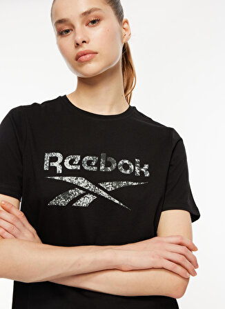 Reebok Siyah Kadın Yuvarlak Yaka T-Shirt II3216 MODERN SAFARI GRAPHIC TEE