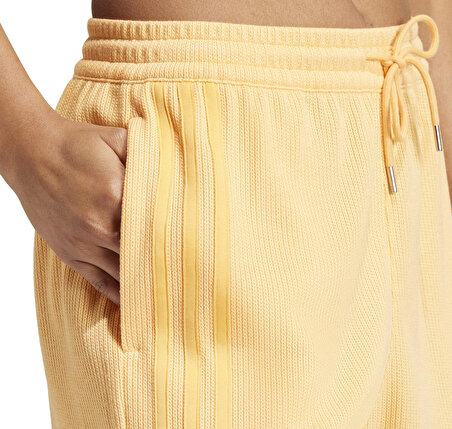 IS2330-K adidas Knıtted Shorts Kadın Şort Ve Kapri Sarı