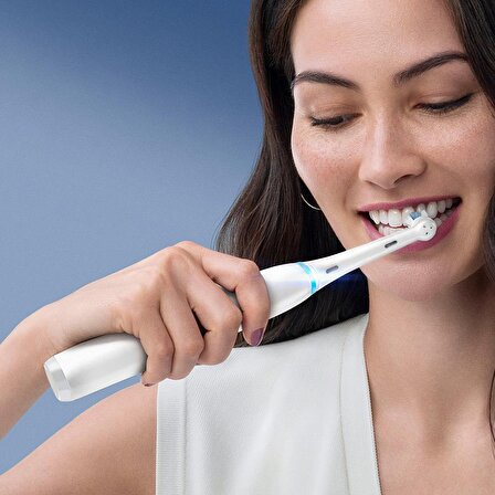 Oral-B iO 8 Şarjlı Diş Fırçası - Beyaz