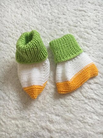  Renkli Bebek Örgü Çorap