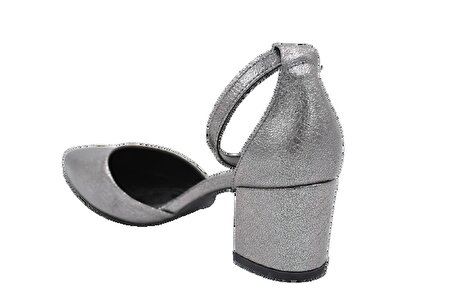 Kırcalı D8657 Kadın Kapalı Burun Topuklu Ayakkabı PLATİN