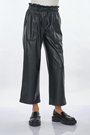 Unique Mode Deri Görünümlü Bol Paça Siyah Kadın Pantolon UW244003