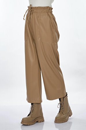 Unique Mode Deri Görünümlü Bol Paça Bej Kadın Pantolon UW244003