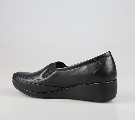 CASTLE BLACK 22516 Hakiki Deri Ortopedik Siyah Kadın Günlük Anne Ayakkabısı