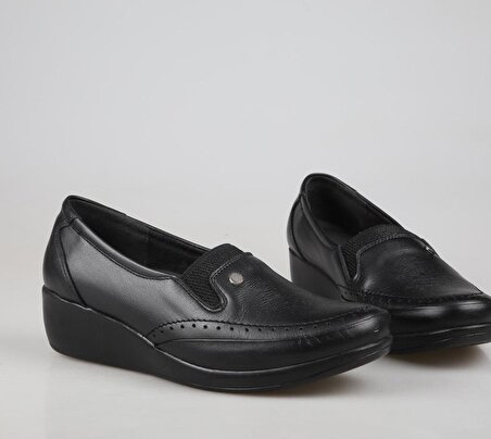 CASTLE BLACK 22516 Hakiki Deri Ortopedik Siyah Kadın Günlük Anne Ayakkabısı