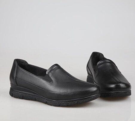 CASTLE BLACK 22513 Hakiki Deri Ortopedik Siyah Kadın Günlük Anne Ayakkabısı