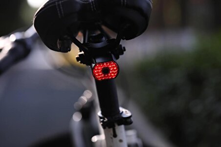 Bisiklet Arka Işık Akıllı Otomatik Fren Algılama Kuyruk Işık LED Su Geçirmez Akıllı Bisiklet Lambası