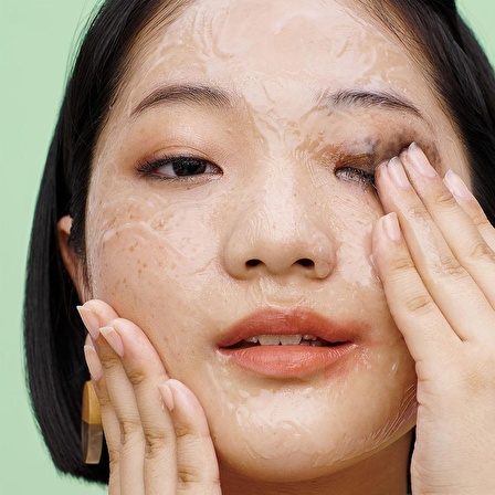 Shiseido Waso Shikulime Gel-To-Oil Cleanser / Yağa Dönüşen Jel Makyaj Ve Cilt Temizleyici 50 ML