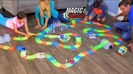 Magic Track 384 Parça, 480cm Parkur,LED'li Arabalarıyla Esnek Raylı Yarış Pisti