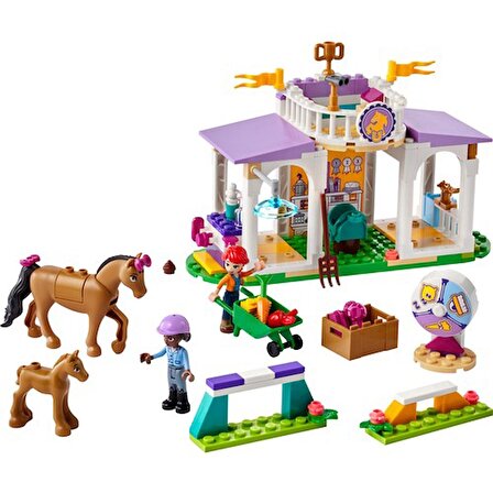 LEGO Lego®  Friends At Eğitimi 41746 - 4 Yaş ve Üzeri Çocuklar Için 2 Mini Bebek ve 2 At Figürü Içeren Yaratıcı Oyuncak Yapım Seti (134 Parça)