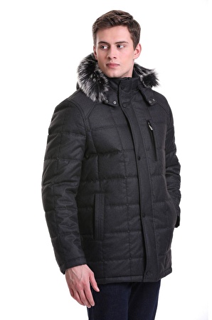 Siyah Slim Fit Hakim Yaka Kürklü Kapüşonlu Kaban | M