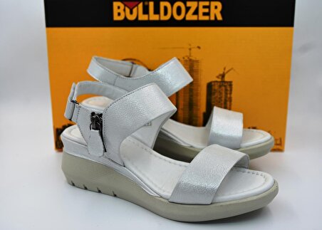 Bulldozer 211678 Günlük Kadın Sandalet BEYAZ