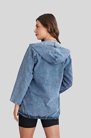 Kadın Mavi-Kar Yıkama Kapşonlu Yazı Baskılı Kot Ceket