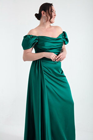 Kadın Zümrüt Yeşili Kayık Yaka Kuyruklu Uzun Saten Abiye & Mezuniyet Elbisesi