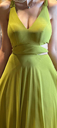 Açık Yeşil Sırt Dekolteli  Kloş Etekli Likralı Uzun Abiye Elbise 6556