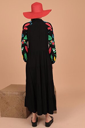 Kolları Kabartma Baskı Detaylı Uzun Kollu ve Uzun Boylu Viskon Kumaşlı Kadın Elbise Yaz/Bahar Siyah