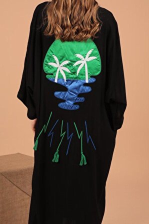 Sırtı Nakış Detaylı V Yakalı ve Uzun Kollu Viskon Kumaşlı Bol Kalıplı Kadın Elbise Siyah Yaz /Bahar