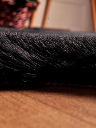 Tappeto Rex Tavşanı Dekoratif Post Peluş Halı Siyah (Tüy Yüksekliği 22 mm)