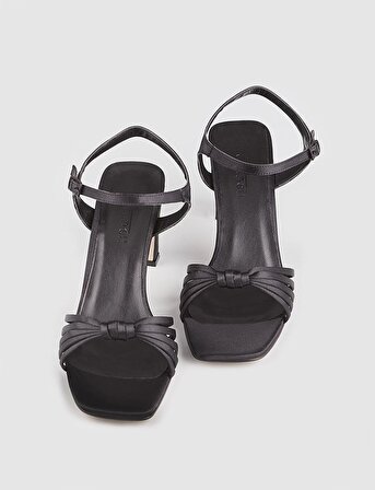 Cabani Siyah Kadın Kalın Topuklu Ayakkabı