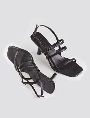 Cabani Siyah Kadın İnce Topuklu Ayakkabı