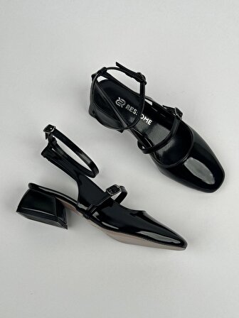 Mary Jane Bilekten Bağlamalı Küt Burunlu Klasik Ayakkabı