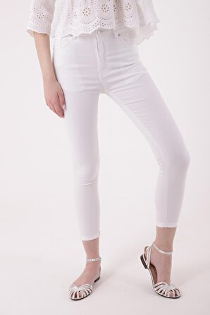 Paçaları Çift Katlı Yüksek Belli Cepli Astarsız Kadın Kot Pantolon Beyaz Skinny Jean