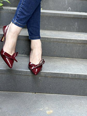 Mia Fiyonklu  Rugan Kadın Topuklu Ayakkabı