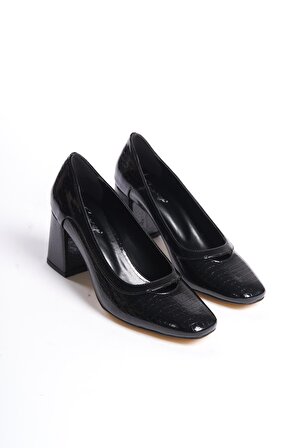 Klasik Topuklu Büyük Numara Bayan Ayakkabı