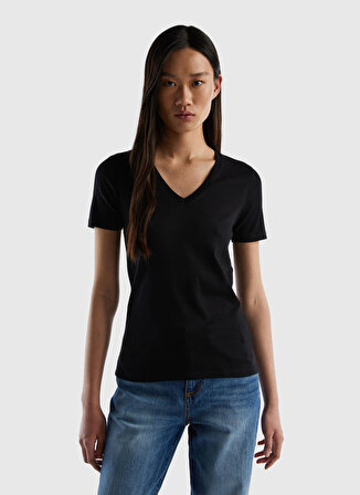 Benetton V Yaka Siyah Kadın T-Shirt 3GA2E4230