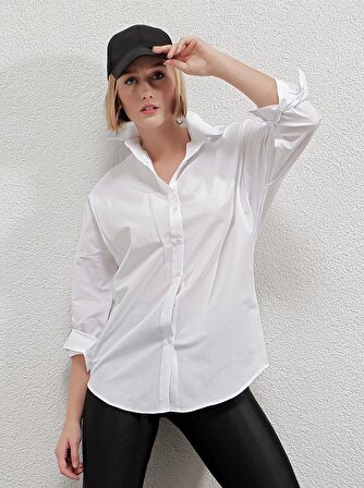 Kadın Beyaz Oversize Uzun Basic Gömlek HZL22W-BD139001