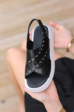 GRADE Hakiki Deri Çapraz Bantlı Önü ve Arkası Açık Tasarım Düz Topuklu Kadın Sandalet Ayakkabı