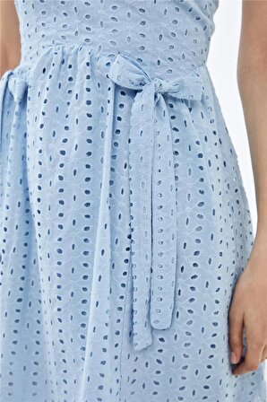 Mavi Askılı Fiyonk Detaylı Güpür Mini Elbise