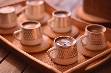 Bambuu Hattat 6 Kişilik Porselen Kahve Takımı Altın Desenli Bambu Altlıklı