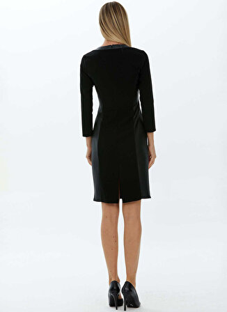 Selen Yuvarlak Yaka Düz Siyah Standart Kadın Elbise 23KSL7357