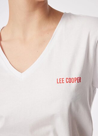 Lee Cooper V Yaka Düz Beyaz Kadın T-Shirt 242 LCF 242018 LOLES BEYAZ