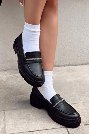 Only Siyah Deri Önü Işıltılı Rahat Kalıp Kadın Günlük Ayakkabı