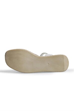 Kadın Beyaz Sandalet Ayakkabı