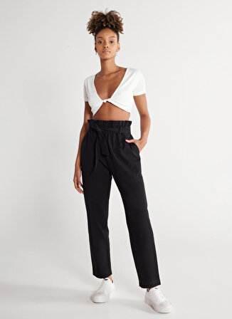 Wrangler Normal Bel Regular Fit Siyah Kadın Pantolon WJOW003001