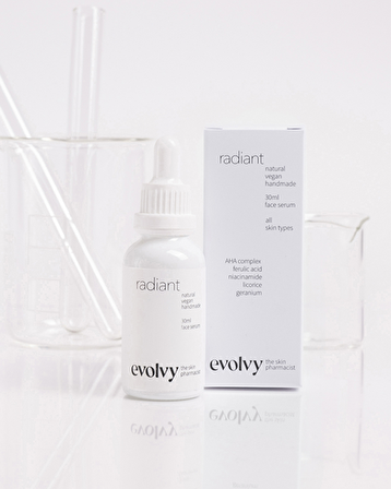 Evolvy Skincare Radiant Tüm Cilt Tipleri İçin Leke Karşıtı Bakım Serumu  30 ml 