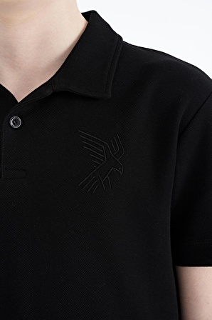 Siyah Minimal Nakış Detaylı Standart Kalıp Polo Yaka Erkek Çocuk T-Shirt - 11084 | 14-15 Yaş