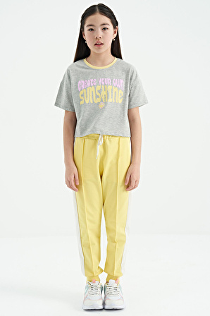 Gri Melanj Renkli Yazı Baskılı O Yaka Oversize  Kısa Kollu Kız Çocuk T-Shirt - 75111