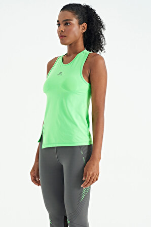 Neon Yeşil Yırtmaç Detaylı O Yaka Sıfır Kollu Standart Kalıp Kadın Spor Atlet - 97256 | L