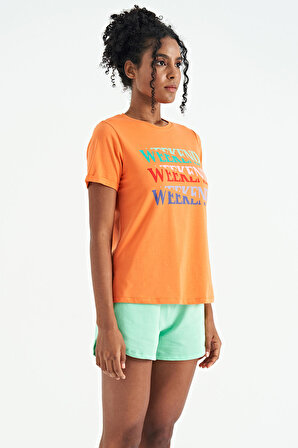 Oranj Renkli Yazı Baskılı Rahat Form Kadın Basic T-Shirt - 02241 | M