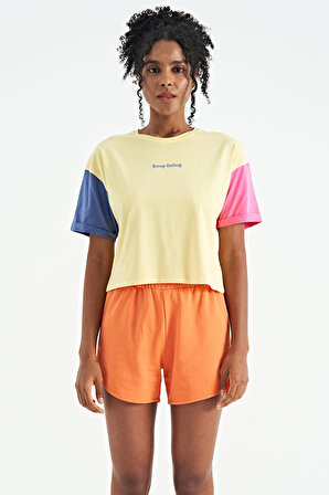 Sarı Üç Renk Düşük Omuzlu Oversize Baskılı Crop Kadın T-Shirt - 02266 | S