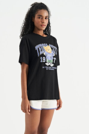 Siyah Ayıcık Baskılı O Yaka Düşük Omuzlu Oversize Kadın T-Shirt - 02182 | S