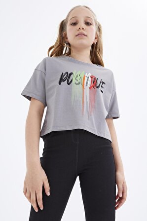 Gri Renkli Yazı Baskılı O Yaka Oversize Düşük Omuz Kız Çocuk Crop T-Shirt  - 75036 | 8-9 Yaş